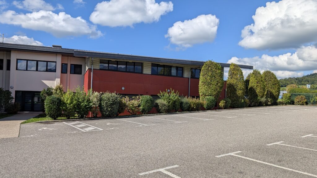 PXL_20250927_130652335.RAW-01.COVER